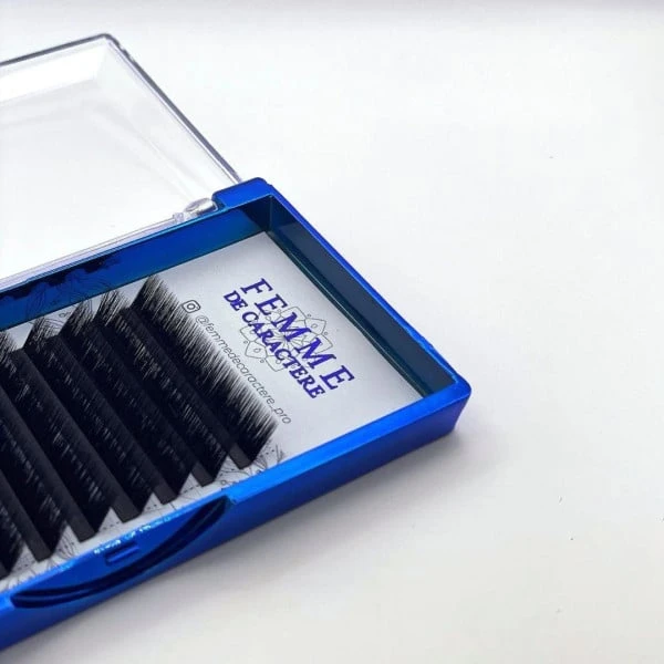 Extensions Cils Easy Bouquets 13mm (0,05-D) Femme De Caractère 6 Extensions Cils Easy Bouquets 13mm (0,05-D) Femme De Caractère – Image 4